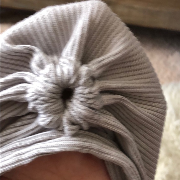 Baby Girl Bonnet ⭐️ - Picture 3 of 4